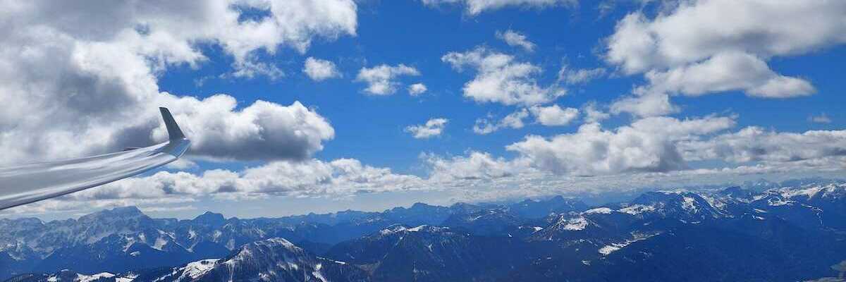 Flugwegposition um 12:44:38: Aufgenommen in der Nähe von Gemeinde Nötsch im Gailtal, Österreich in 2459 Meter